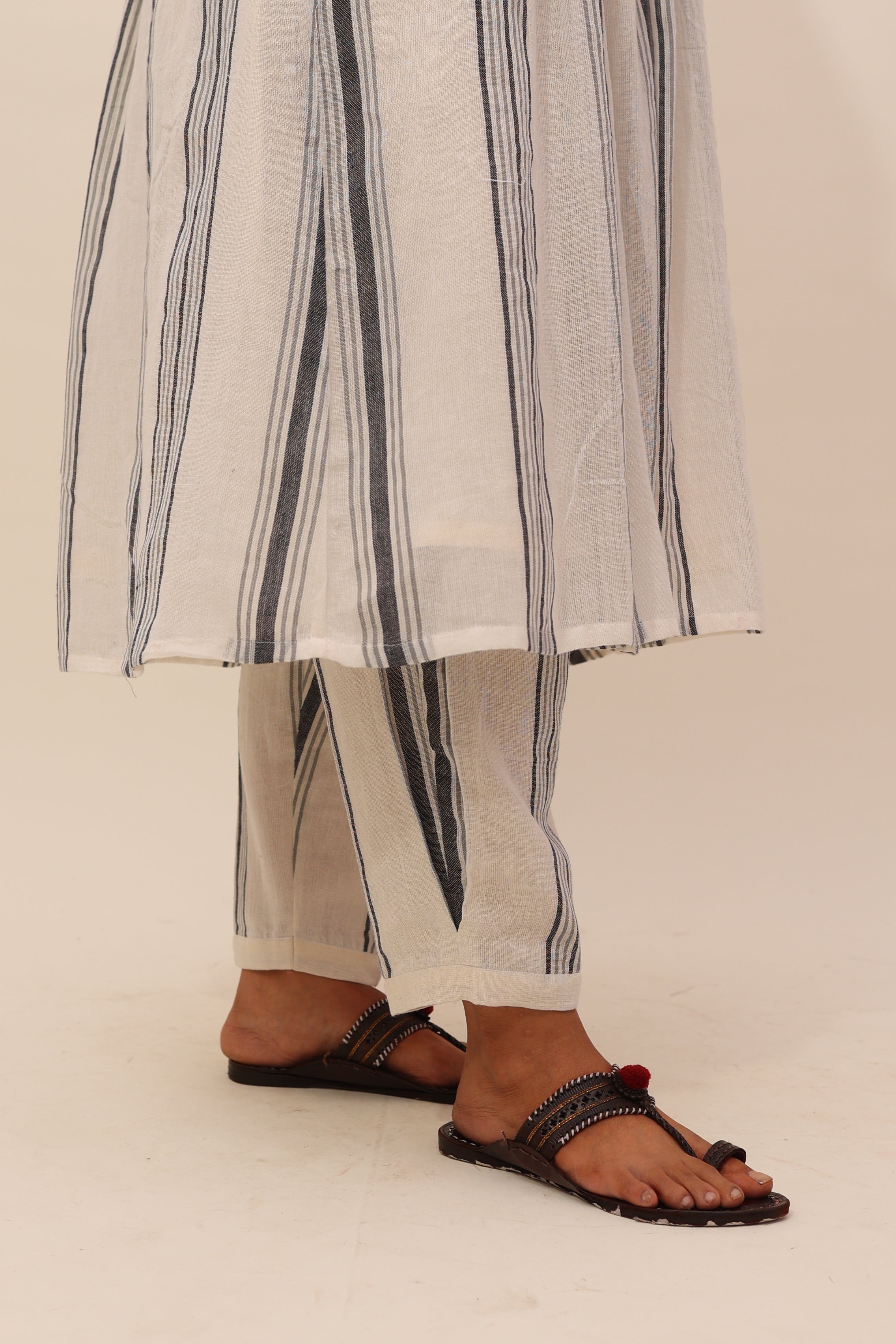 White Black Striped Box Pleated Bottom