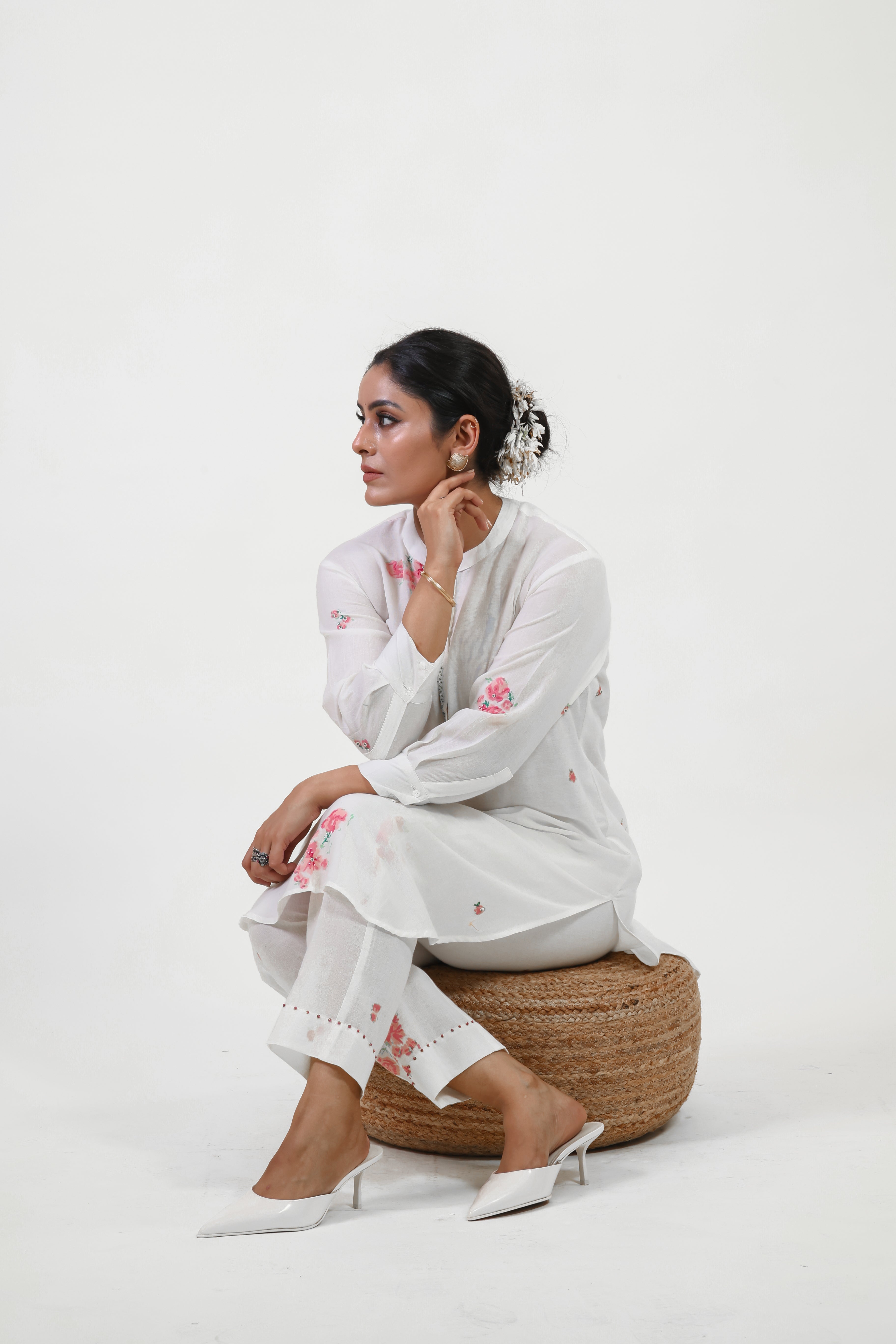 White floral drop shoulder bloom kurta