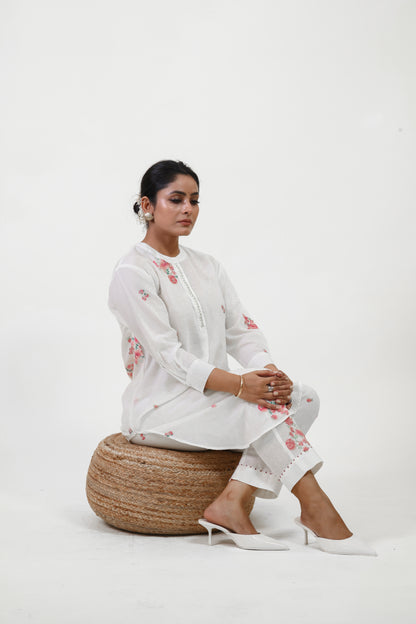 White floral drop shoulder bloom kurta