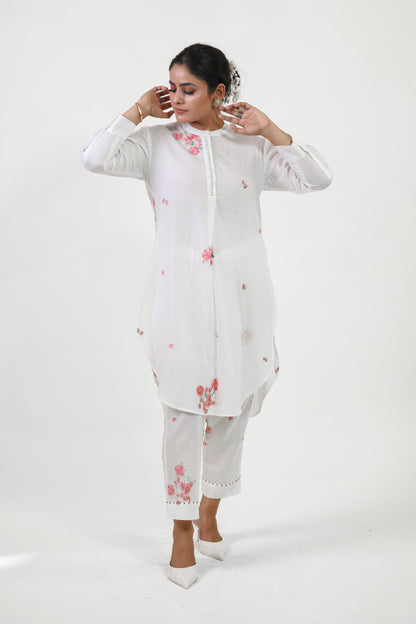 White floral drop shoulder bloom kurta