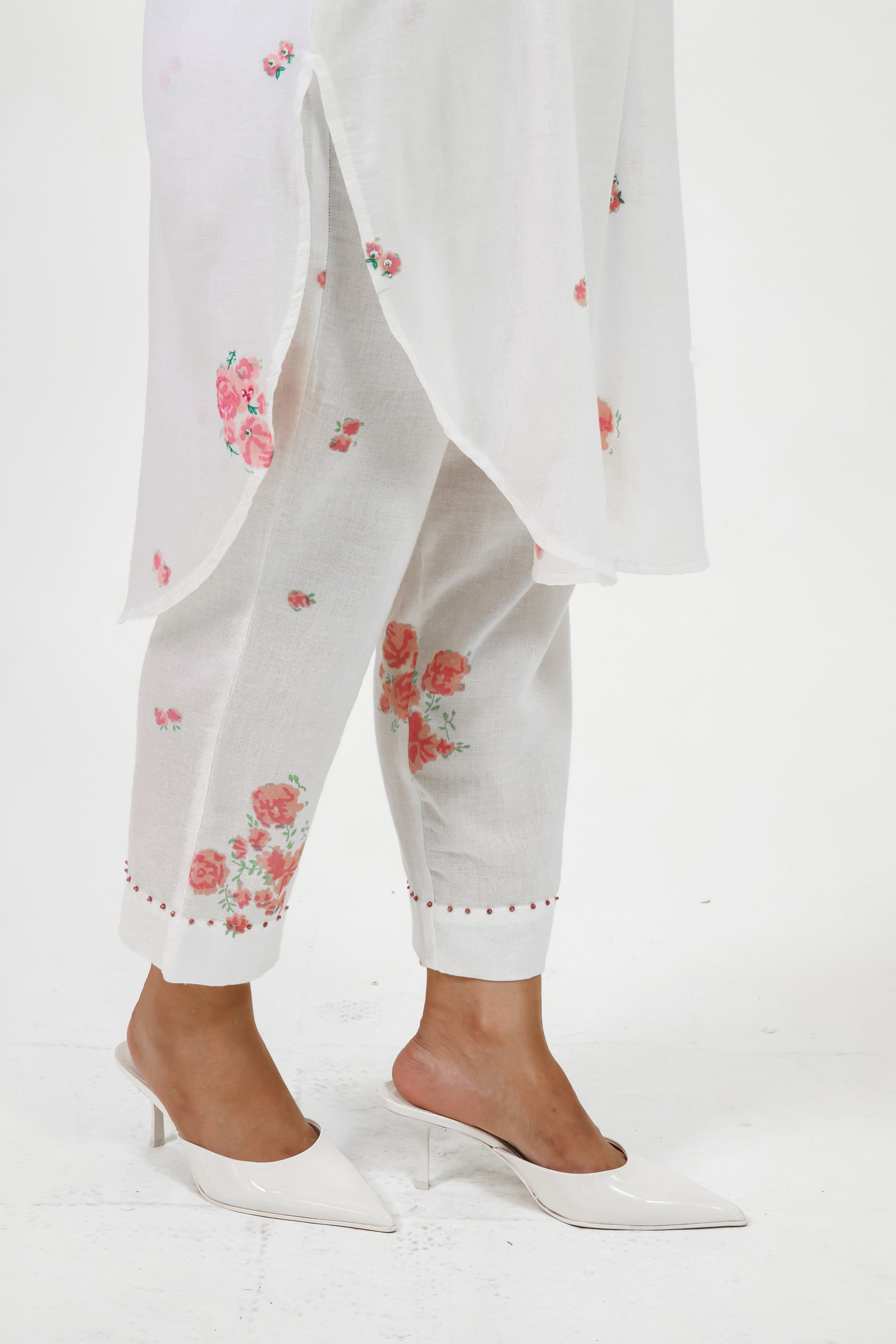 White floral drop shoulder bloom kurta