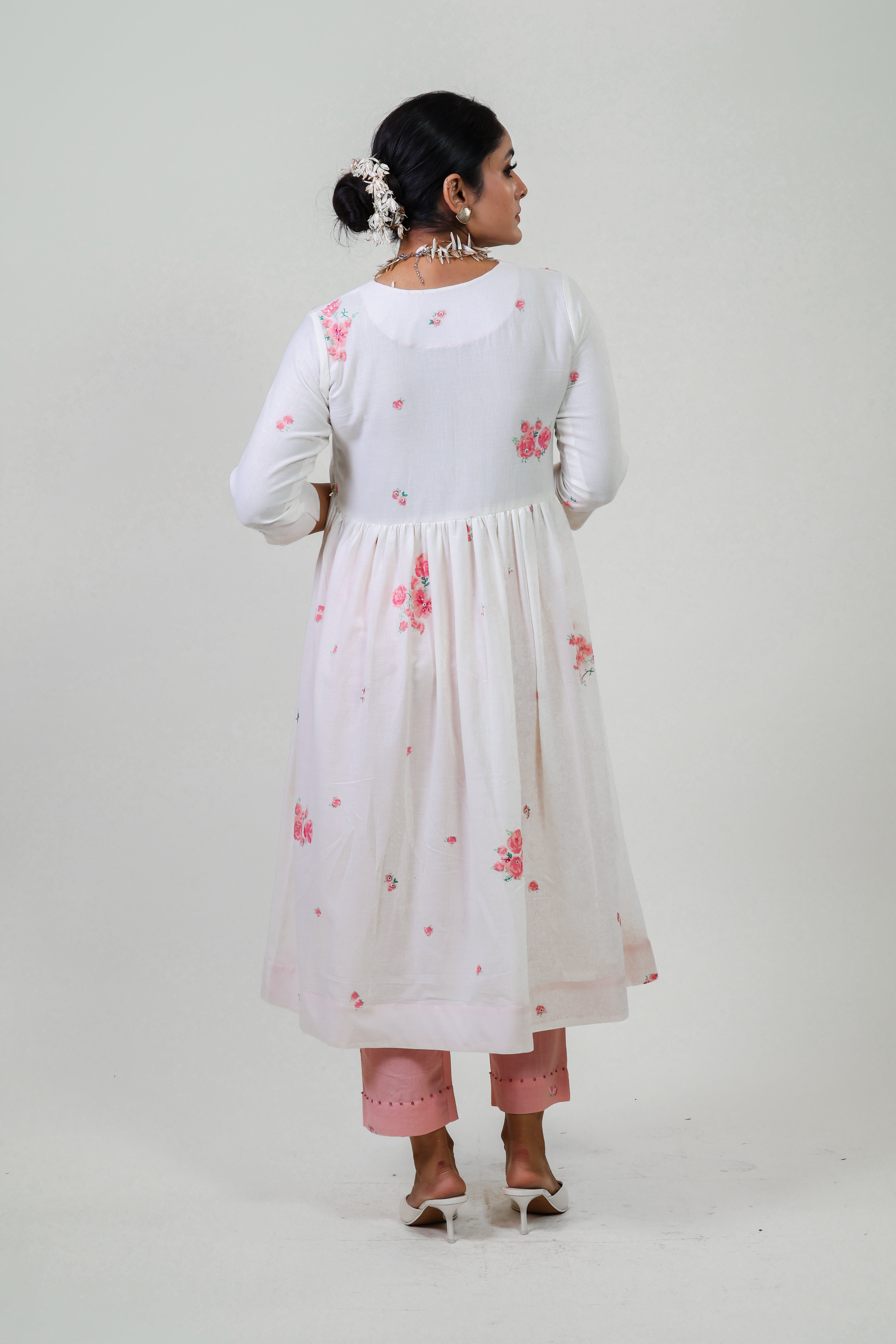 White V-neck gathered anarkali bloom kurta