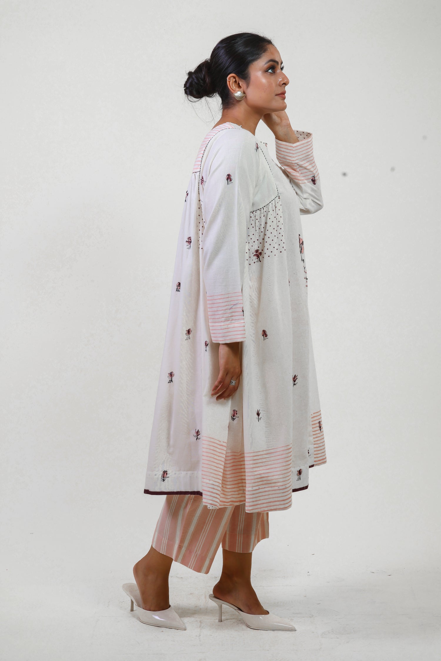 White rose side-gathered bloom kurta