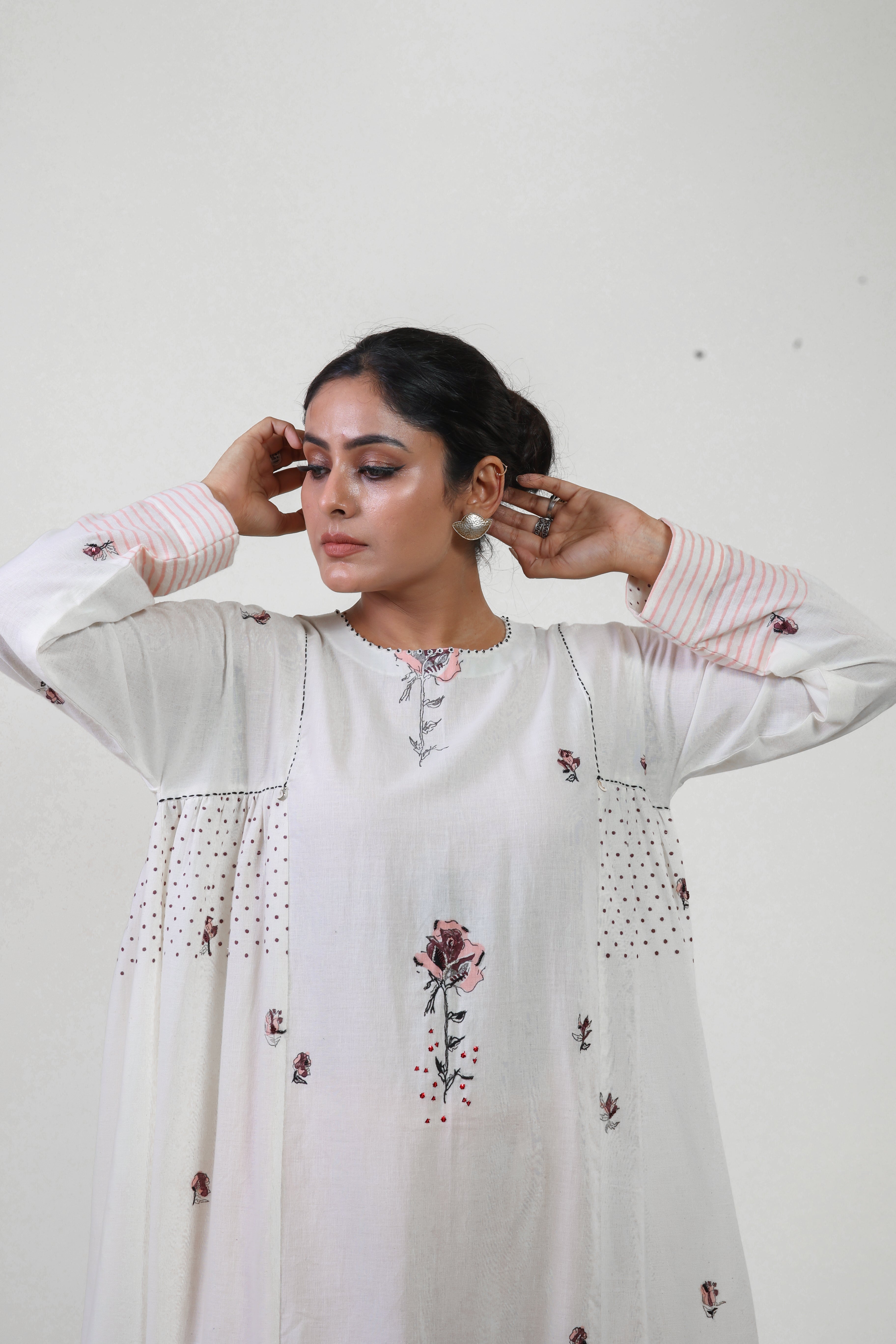 White rose side-gathered bloom kurta