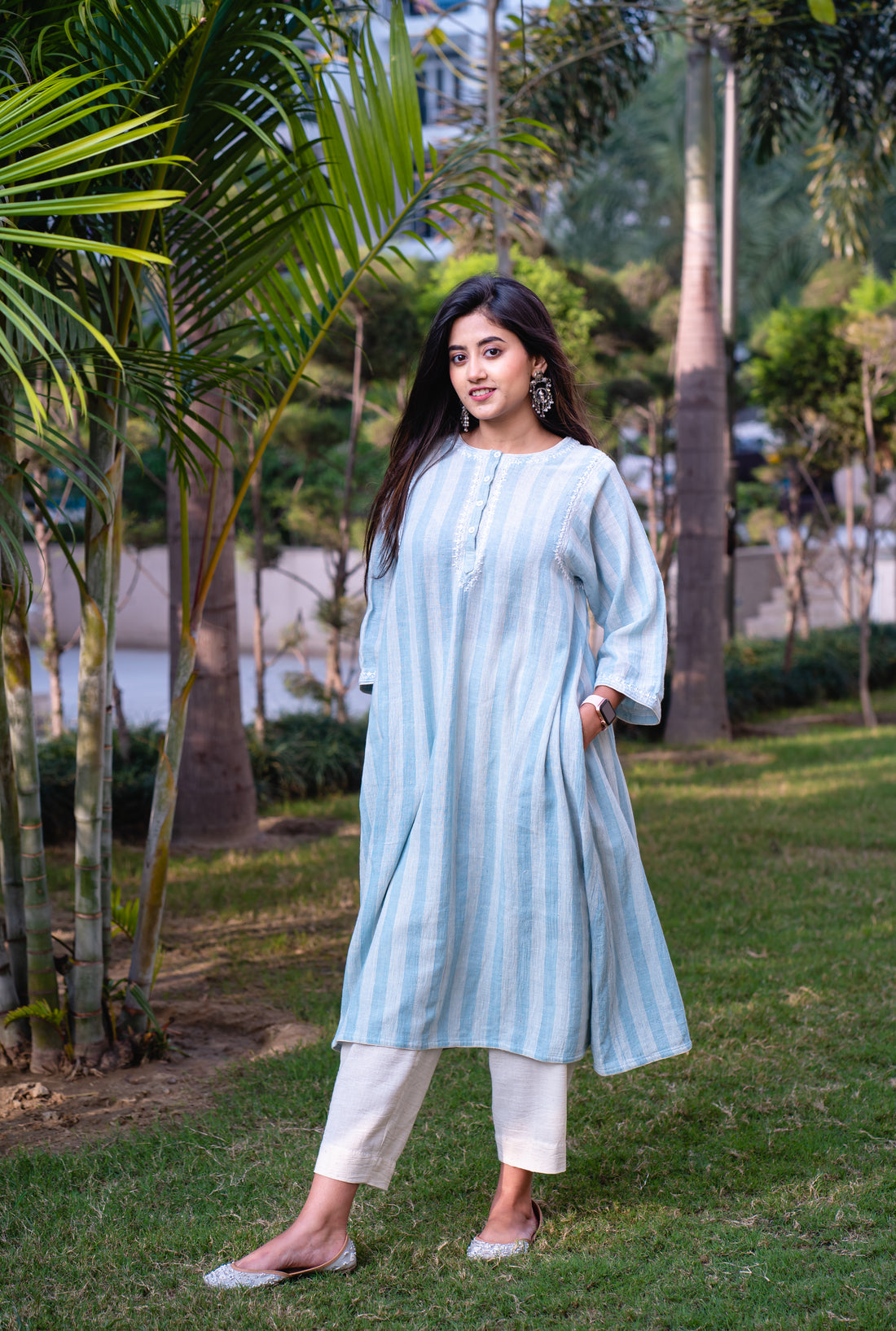 Boxy-Fit Blue Stripes Kala Cotton Chikankari Kurta